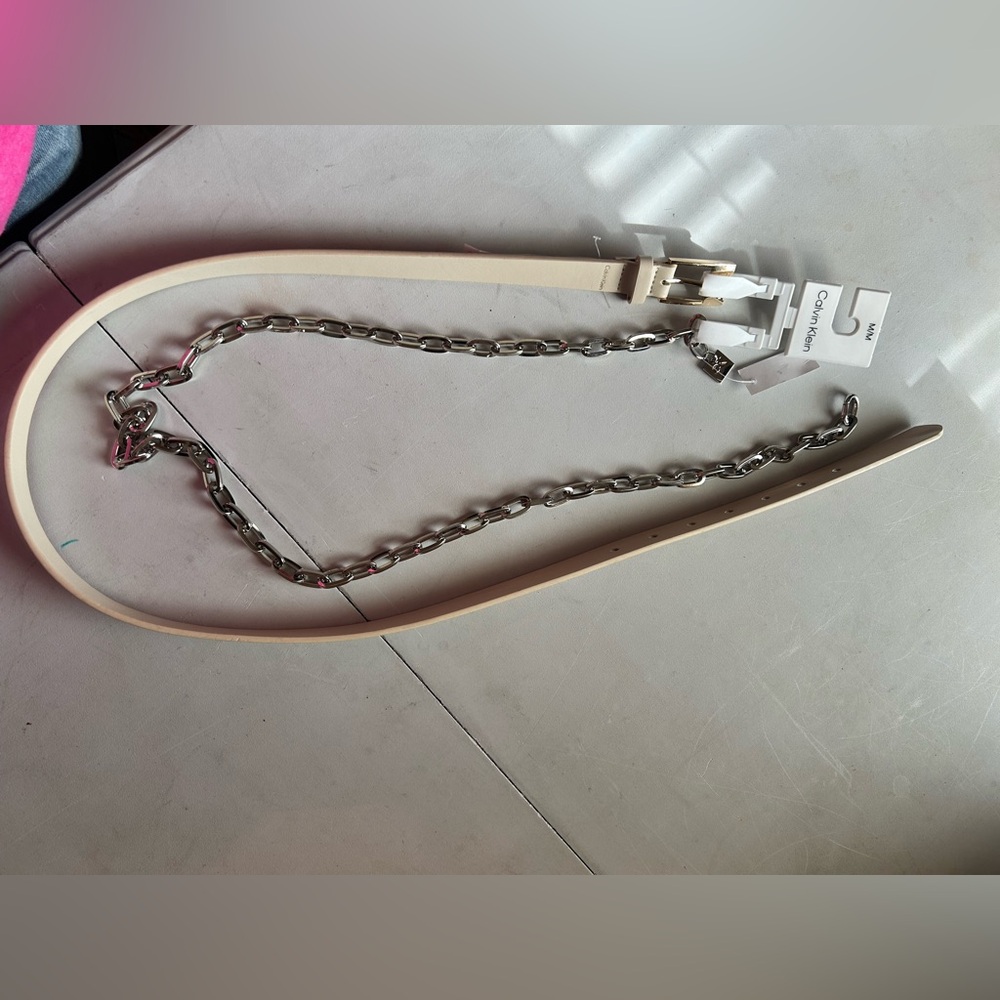 NWT Calvin Klein Set of 2 Belts Size Medium Cream w/ Gold Buckle & Silver Chain